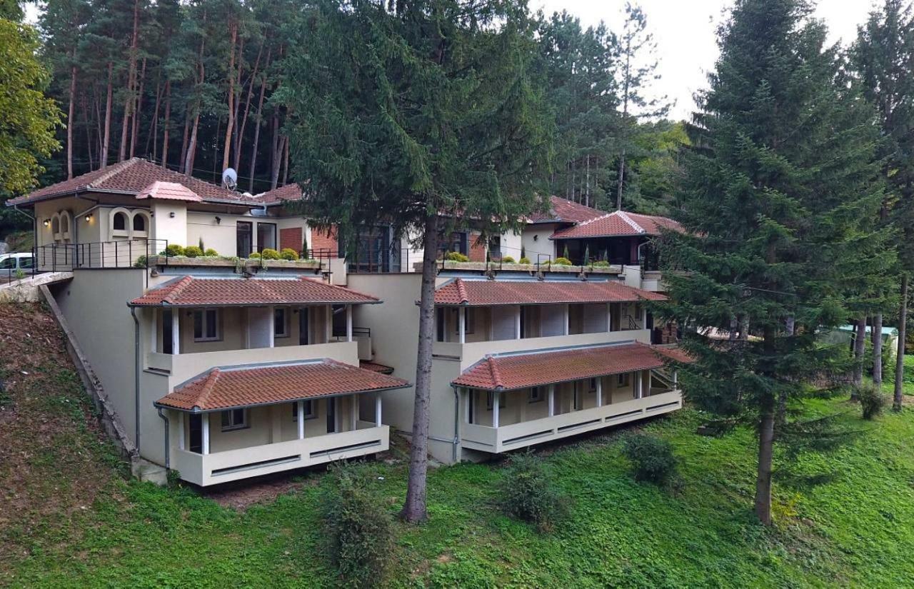 Restoran Sa Prenocistem Gornjak Krepoljin Kültér fotó